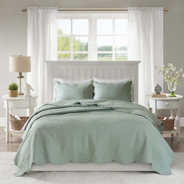 3 Piece Reversible Scalloped Edge Quilt Set Doba