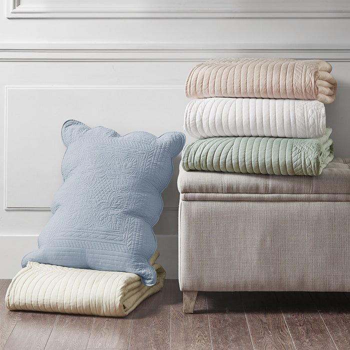 3 Piece Reversible Scalloped Edge Quilt Set Doba