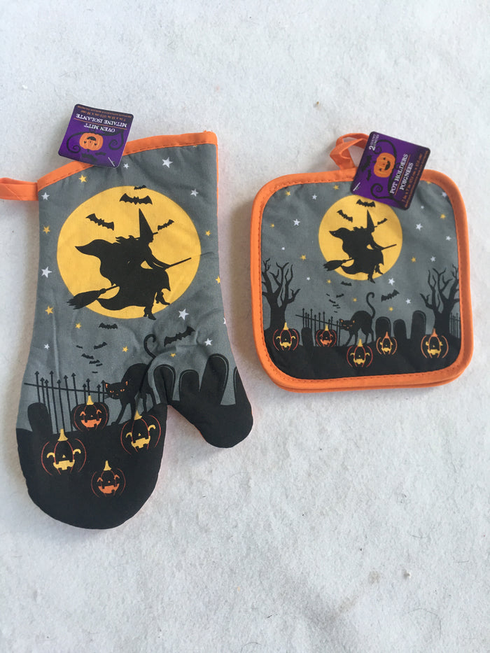 Halloween Happy Haunting Kitchen Oven Mitt or Pott Holders