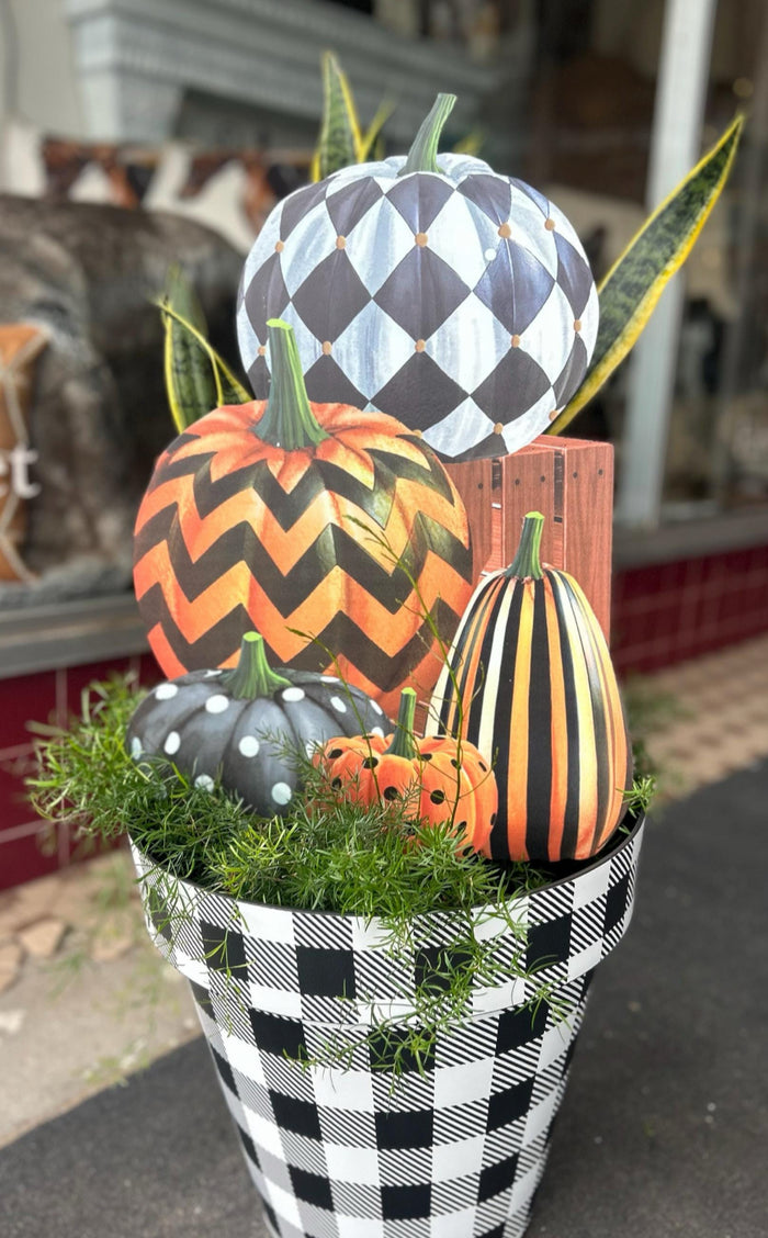 Harlequin Stacked Pumpkin Topiary Metal Stake