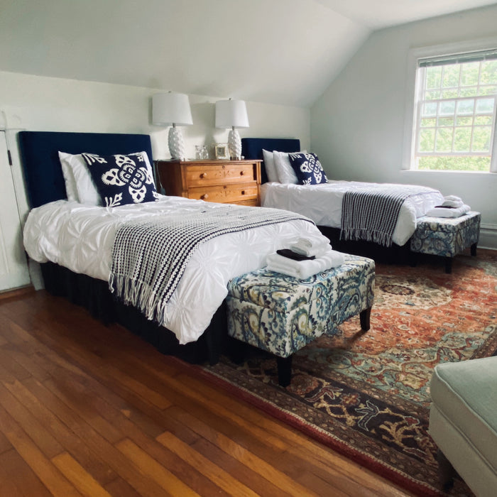 Private Room with Shared Bath (North)