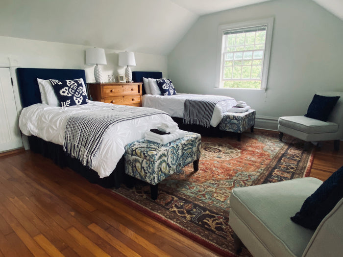 Private Room with Shared Bath (North)